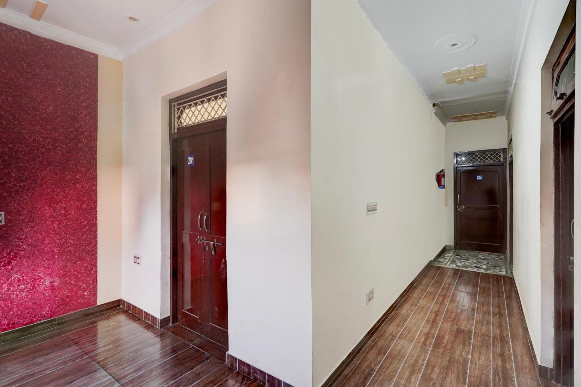 Oyo Hotel Maharaja Palace Meerut Eksteriør bilde